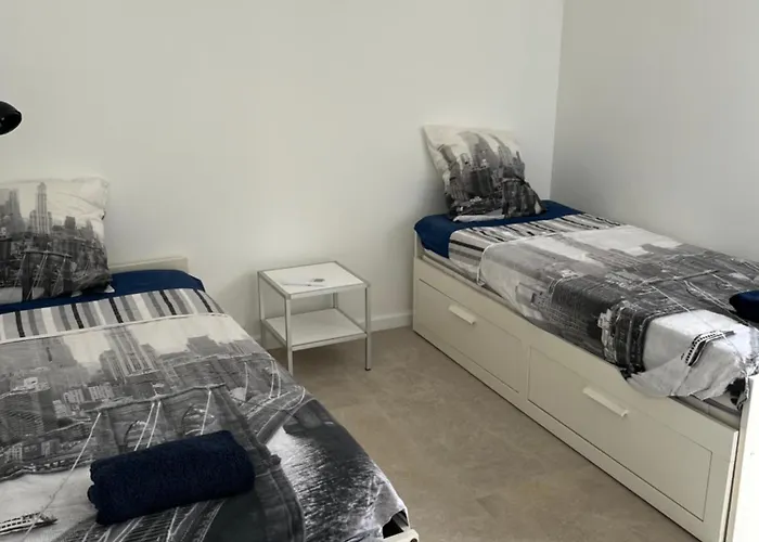 Grande Propriete Avec Piscine Et Terrain De Tennis Prives